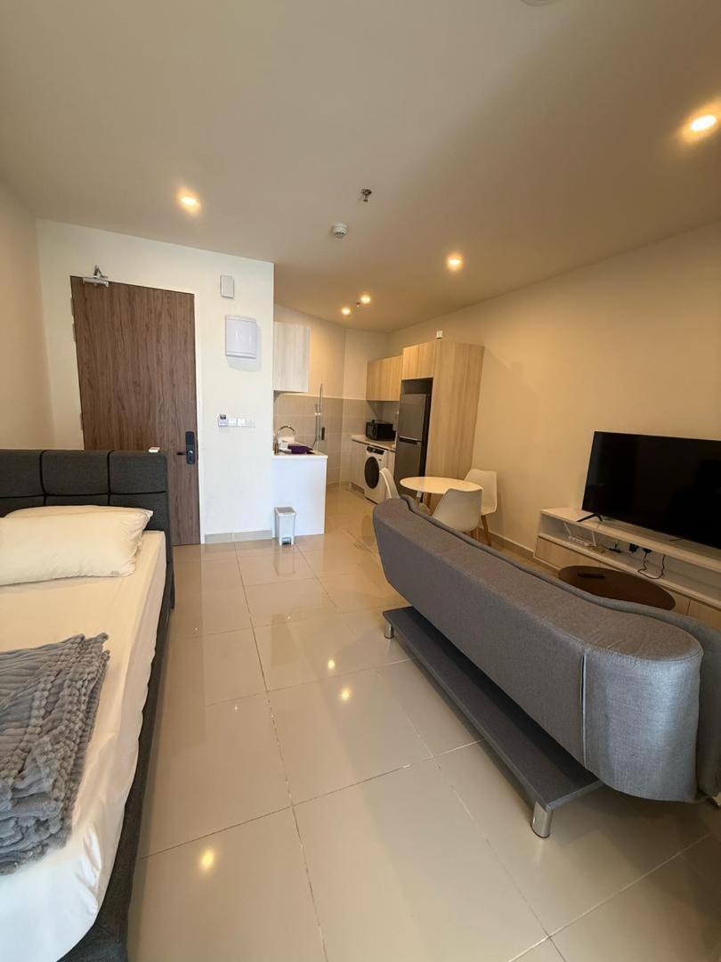 The Shore By New Voyage Apartment