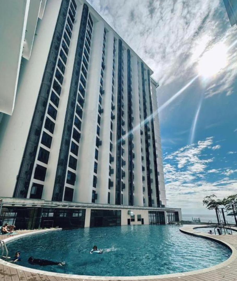 The Shore By New Voyage Apartment